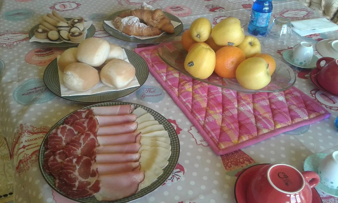 One M Bed and Breakfast Borgarello 0*,  Italia
